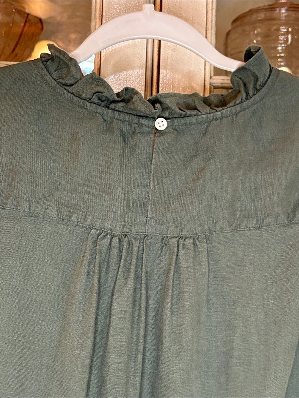 EUC J. Crew 100% Linen Ruffle Neck Puff Sleeve Top in Olive Green